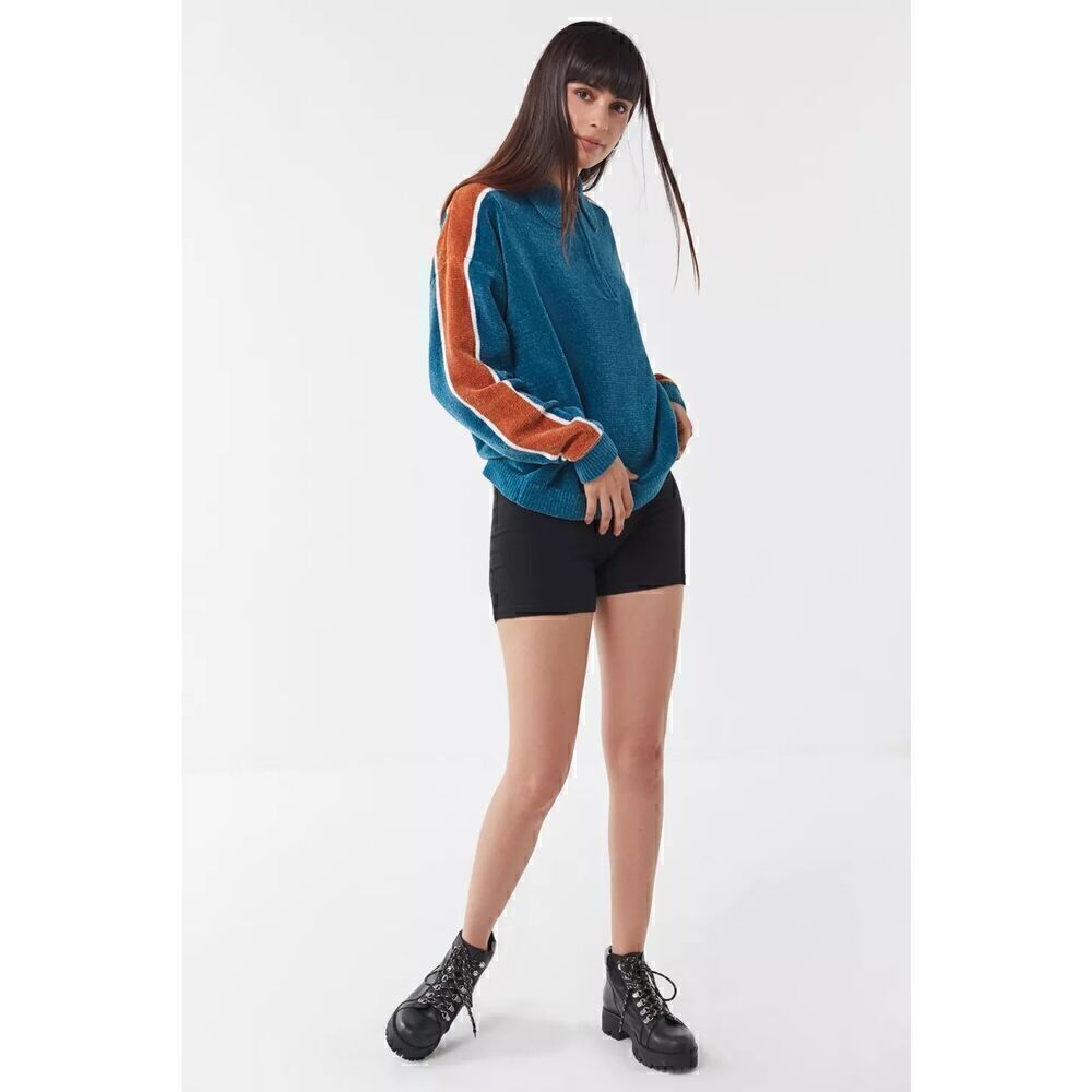 Urban outfitters Juno Velour Half-Zip pullover Sweater small